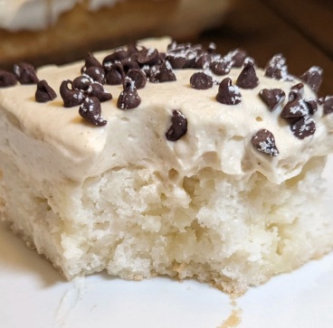 Cannoli Poke Cake*
